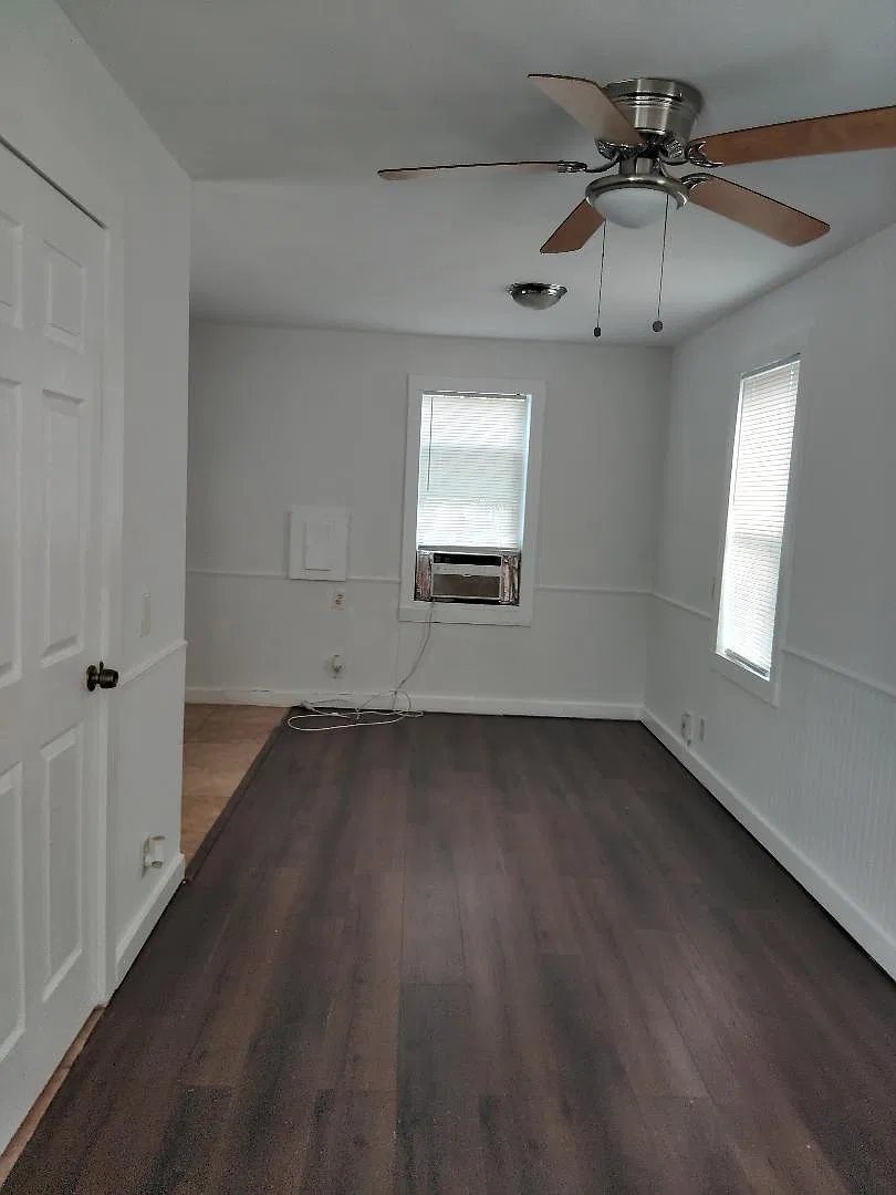 Studio, 1.0 bath, 336 sqft, $1,200 — Photo 2