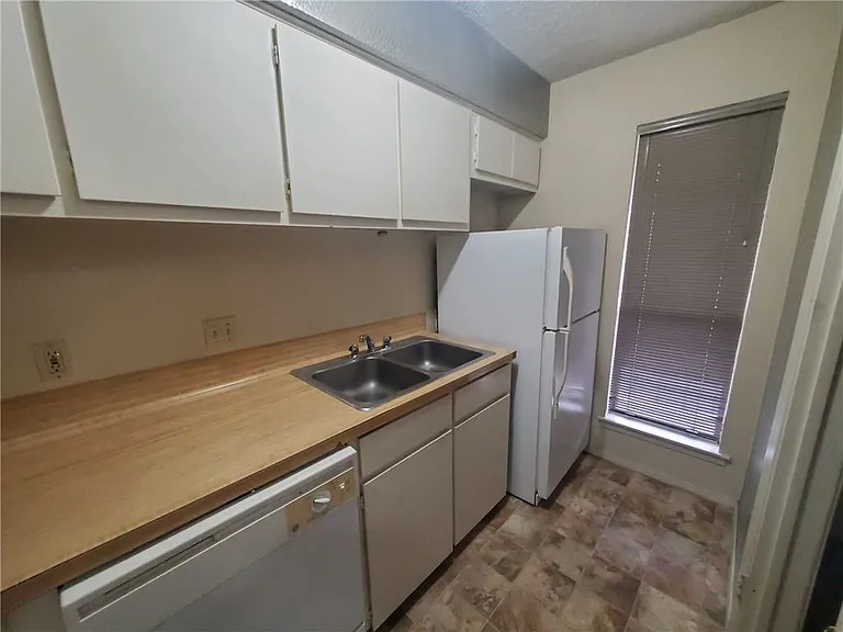 3000 Guadalupe St #305 — Photo 5