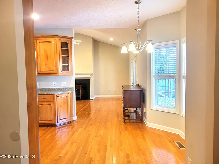 945 Diamondhead Dr S — Photo 19
