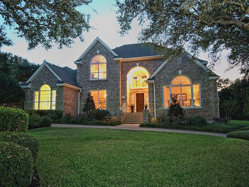 1st image of 2500 Bartons Bluff Ct