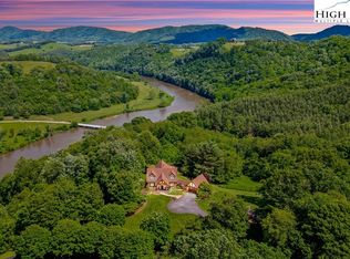 42 New River Dr, Sparta, NC 28675
