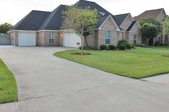 2nd image of 111 Spanish Oak Cir