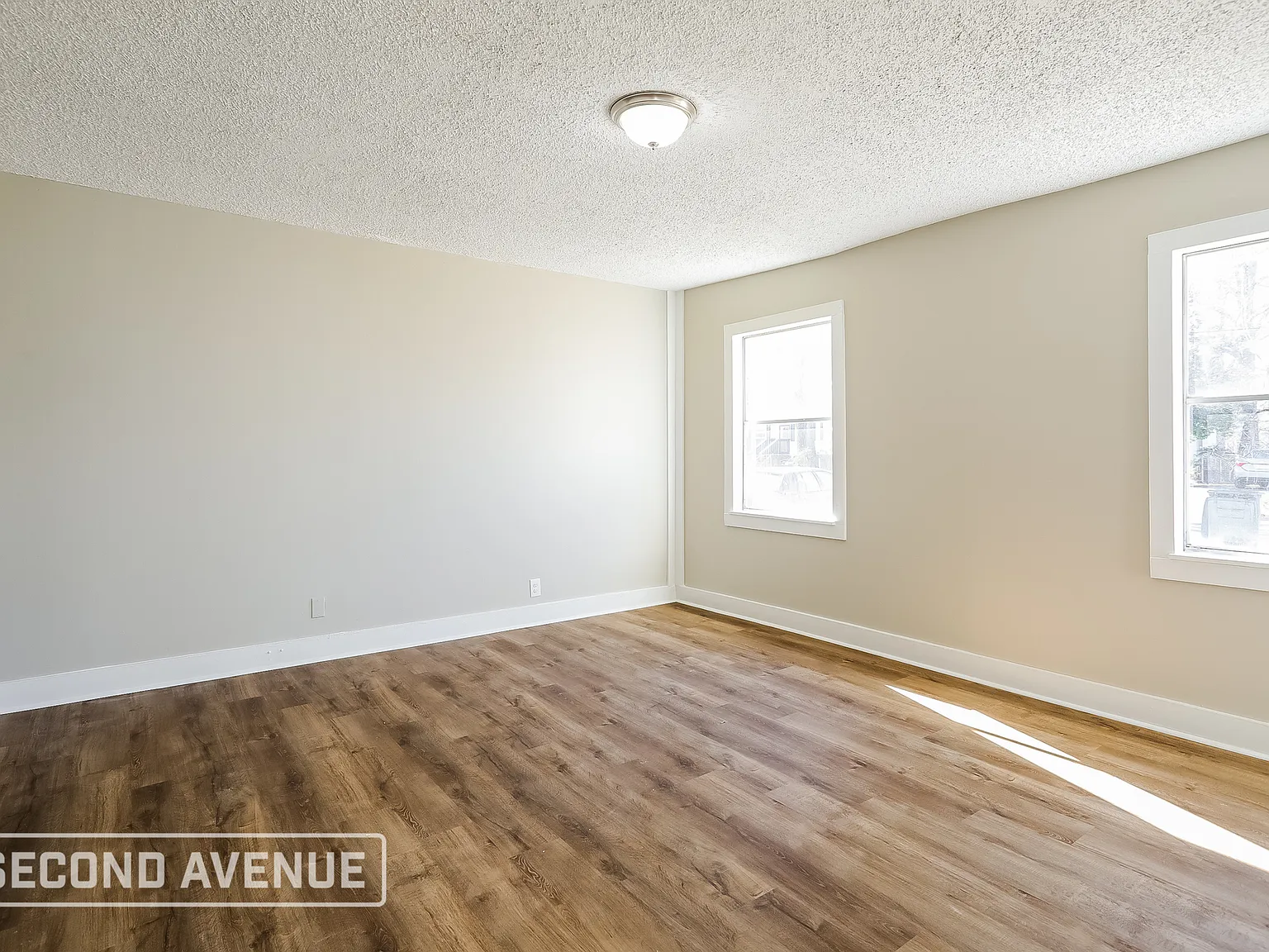 3 bed, 1.0 bath, 1541 sqft, $1,300 — Photo 3