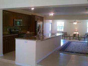 4th image of 2724 NE 21st Ave