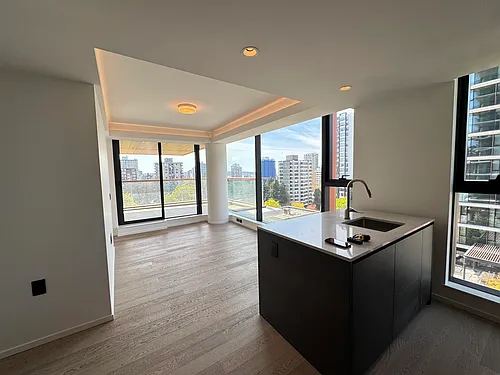 1408 Robson St #1102 Photo 1