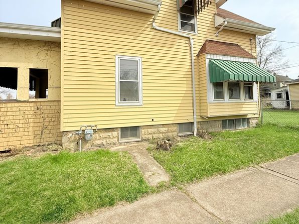 563 Cedar Ave, Sharon, PA 16146