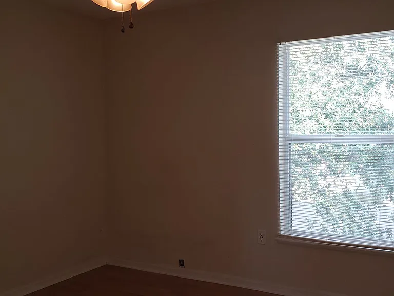 274 Curtis Ave — Photo 13