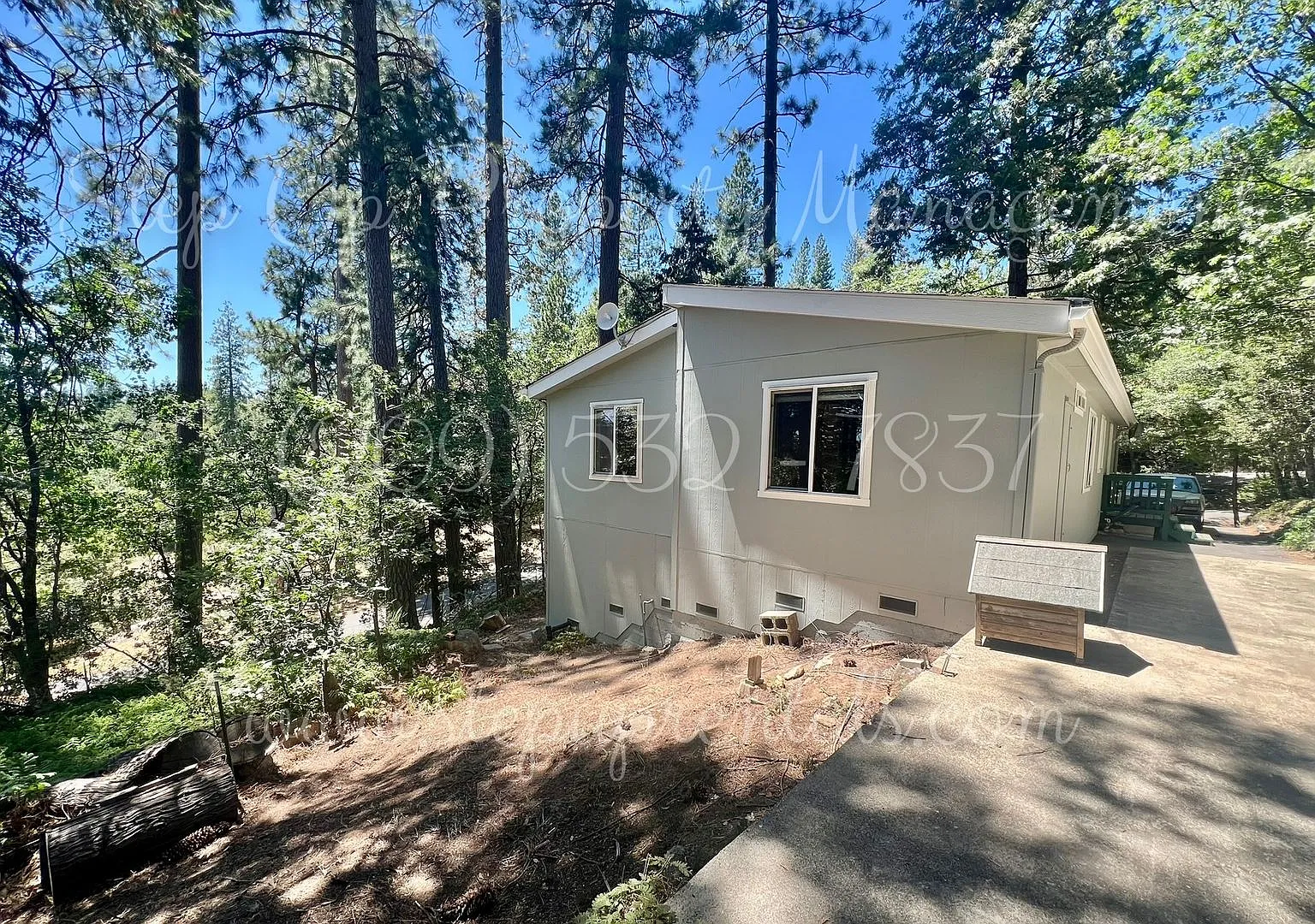 Modern Mountain Living: 3-Bedroom Home with Yard, Storage, and More! — Photo 4