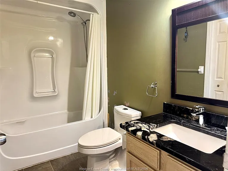 1011 Silverdale Dr — Photo 15