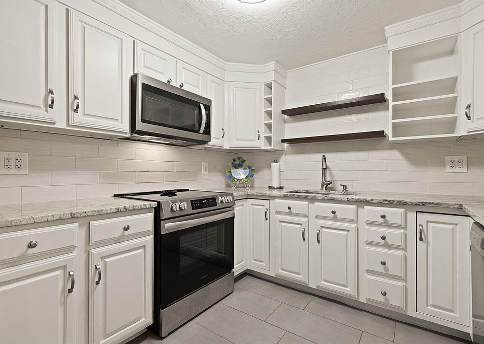 1st image of 42 2nd Ave Unit 20