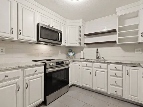 42 2nd Ave Unit 20, North Attleboro, MA 02760