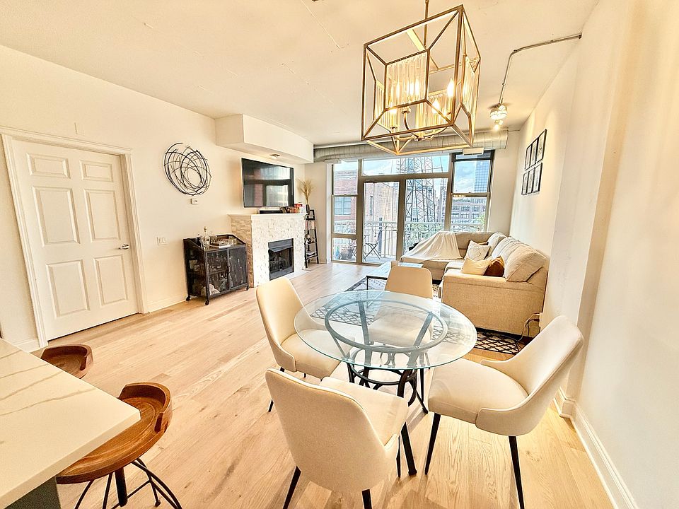 1st image of 1001 W Madison St APT 608