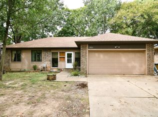1021 S Belcrest Ave, Springfield, MO 65804