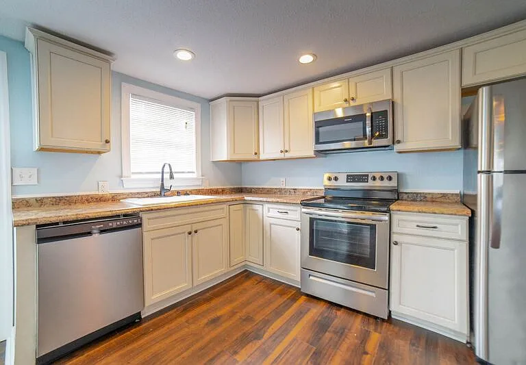 518 Railroad St — Photo 15