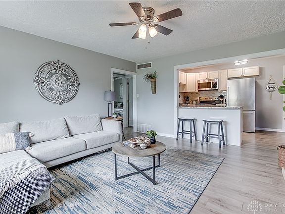 4th image of 5893 Hendon Ave
