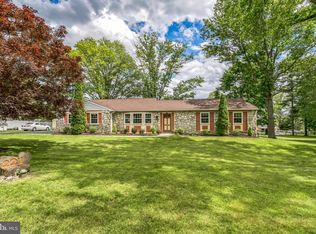 221 Shirley Ln, Norristown, PA 19403