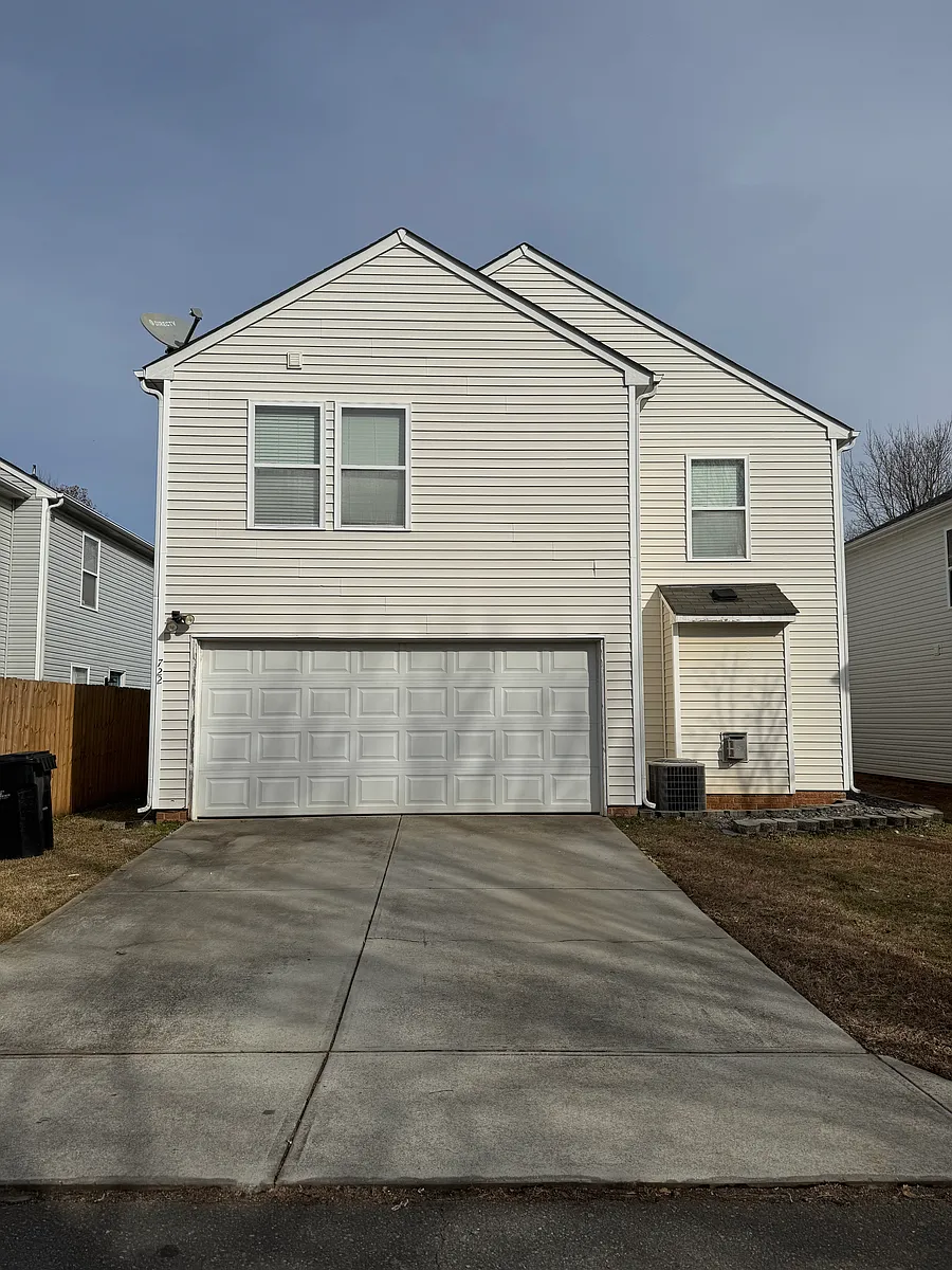 Building Photo - 722 Sinclair Dr