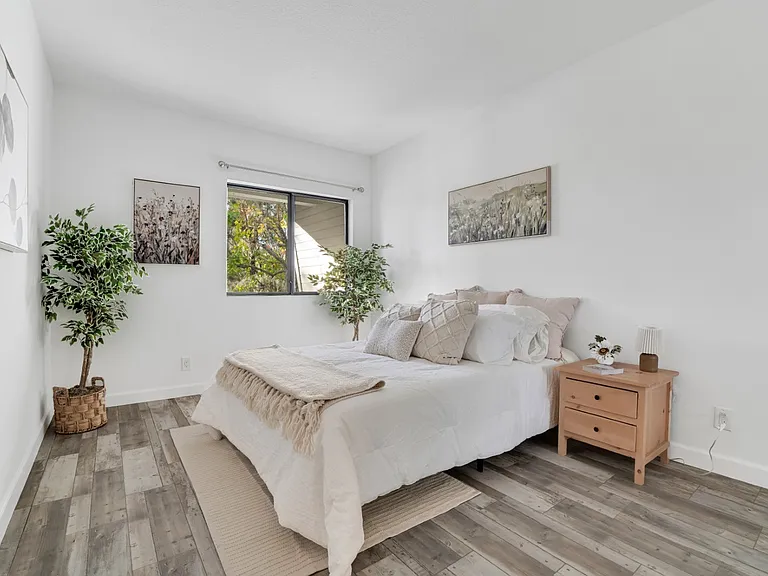 13331 Moorpark St #206 — Photo 15