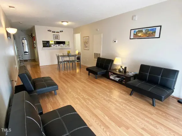 303 Smith Level Rd APT E33, Chapel Hill, NC 27516