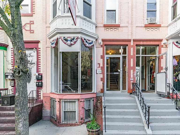 15 Warren St #1 — Photo 12