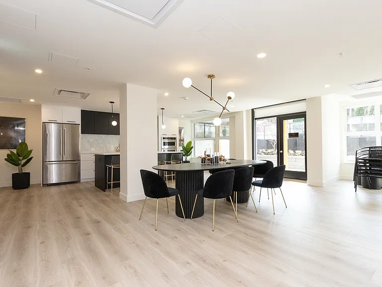 2635 King George Blvd #441 — Photo 27
