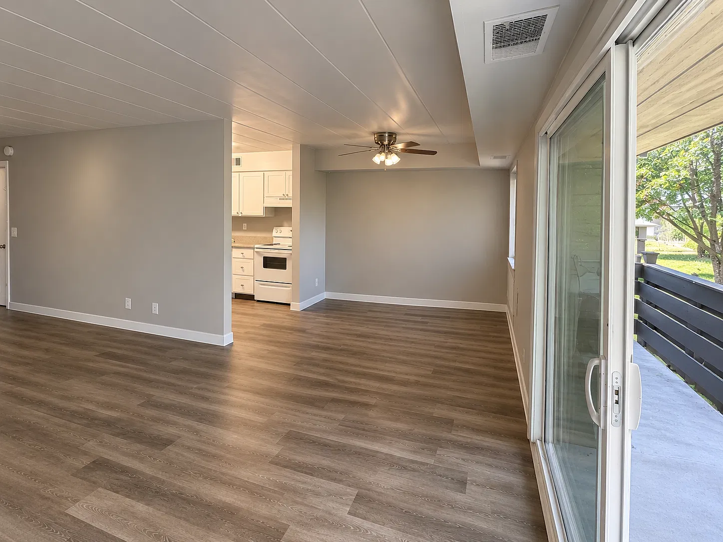 100 Penn Pleasant Dr — Photo 3