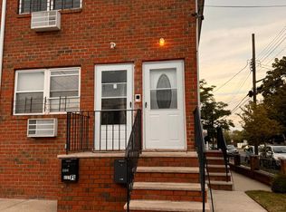 13802 219th St #2, Laurelton, NY 11413