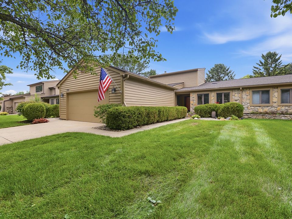 1st image of 332 Sandbrook Dr