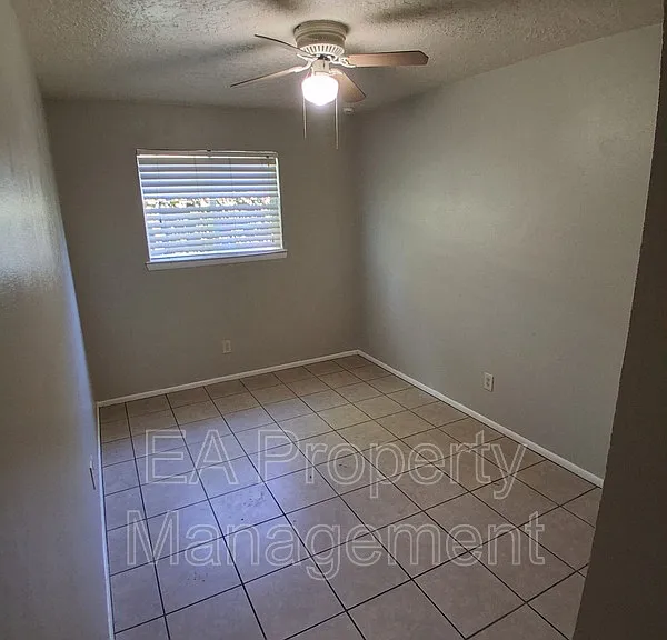 433 Louisiana Blvd SE #1 — Photo 5