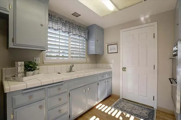 202 Belden Dr — Photo 5