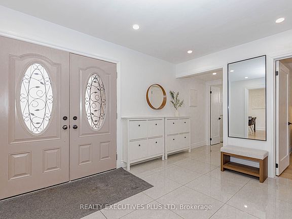 4th image of 68 Leander St