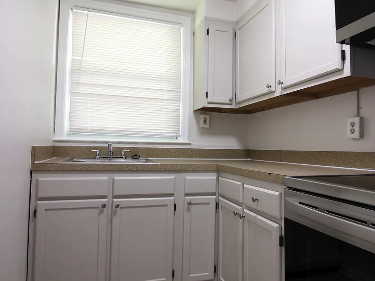 3719 Kemper Rd — Photo 12