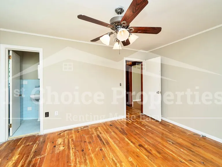1708 Decatur Ave — Photo 6