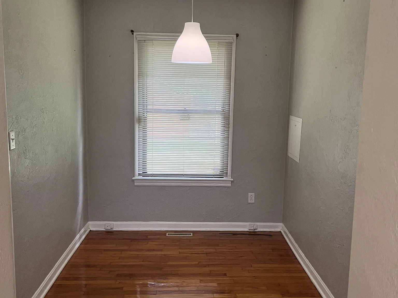 2 bed, 1.5 bath, 900 sqft, $2,400 — Photo 4