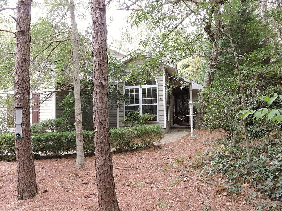 1st image of 130 Hawthorne Dr