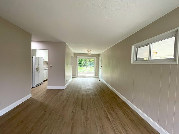 3rd image of 1323 Madeleine Cir