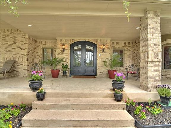 4th image of 9 Carriage House Ln