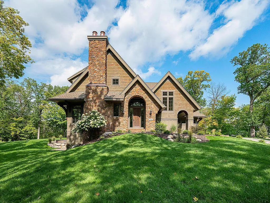 6 bed, 6.5 bath, 8107 sqft, $20,000 — Photo 4
