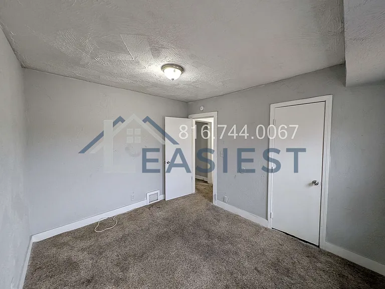 5400 Woodland Ave — Photo 11