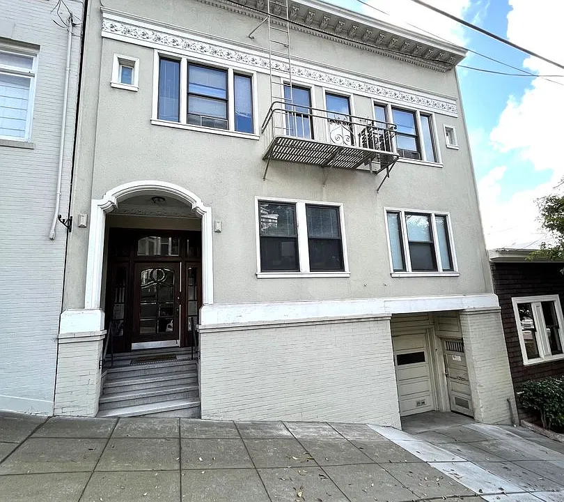 1349 Greenwich St #3