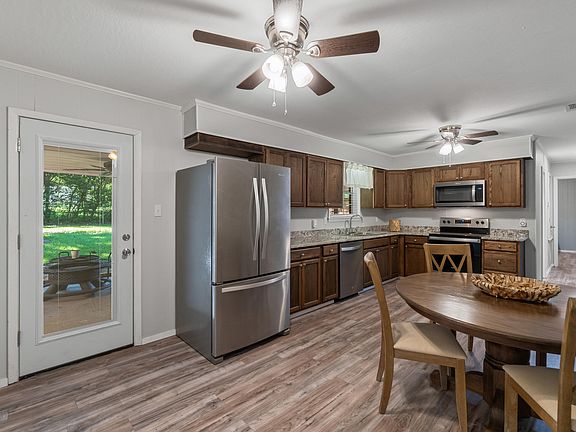 4th image of 23 Lake Dr