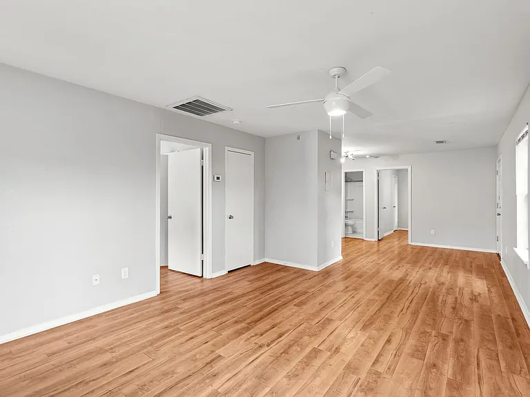 1208 Hillyer St — Photo 6
