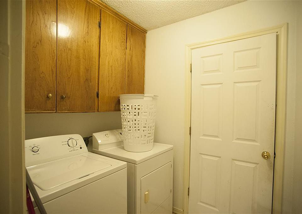 2nd image of 5904 Independence Cir