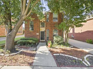 302 Republic Ln, Euless, TX 76040