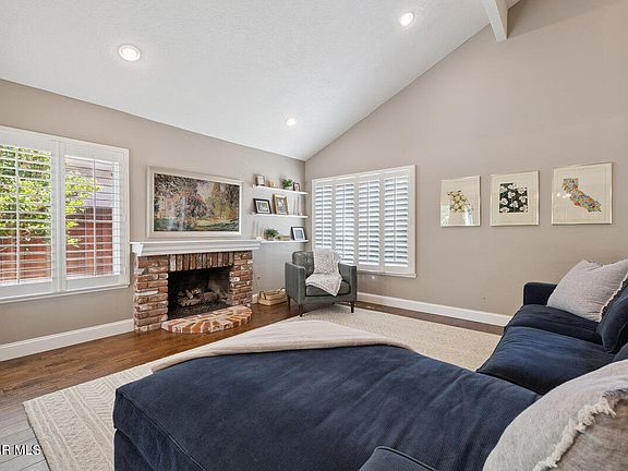 3rd image of 475 Blackhawk Dr
