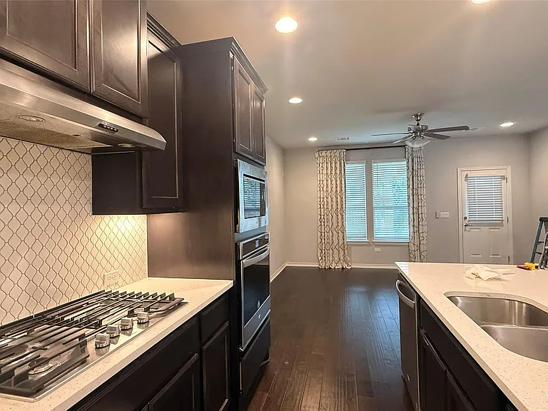9102 Gage Dr — Photo 1