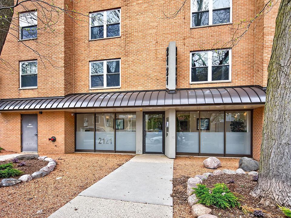 1st image of 2121 N Cambridge AVENUE #214