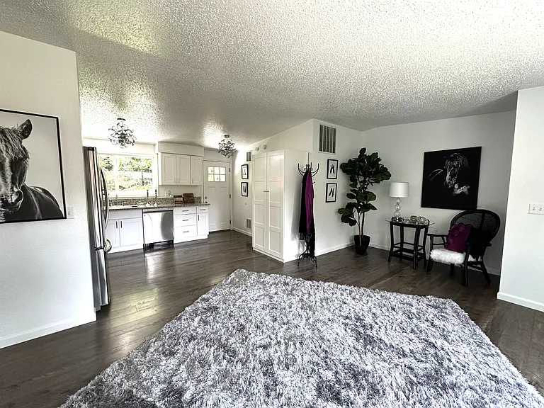 810 Garrison St NE — Photo 8