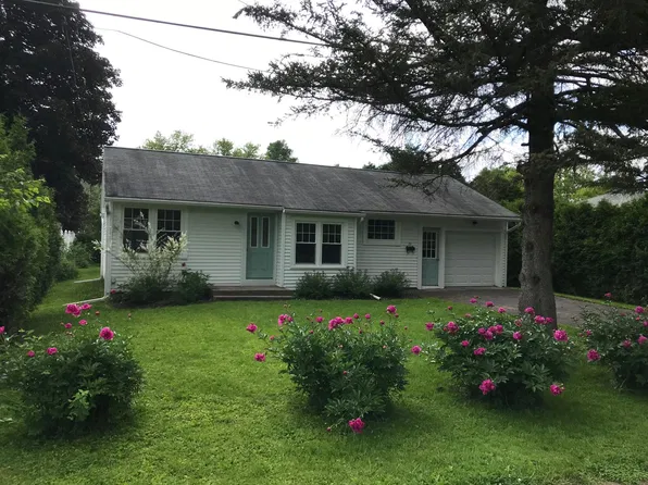 19 Geraldine Ave, New Hartford, NY 13413