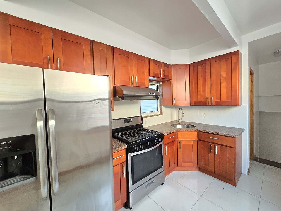 1st image of 158 Bay 46 St #2